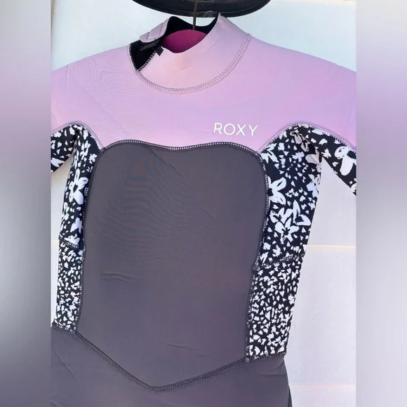 Roxy Black and Pink Patterned Sleeve - Picture 2 of 11